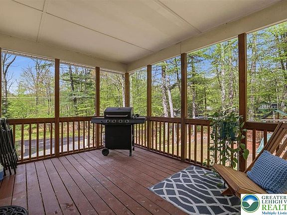 3rd image of 101 Colonial Ct