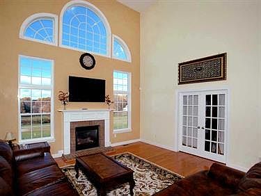 2nd image of 2213 Trefoil Dr