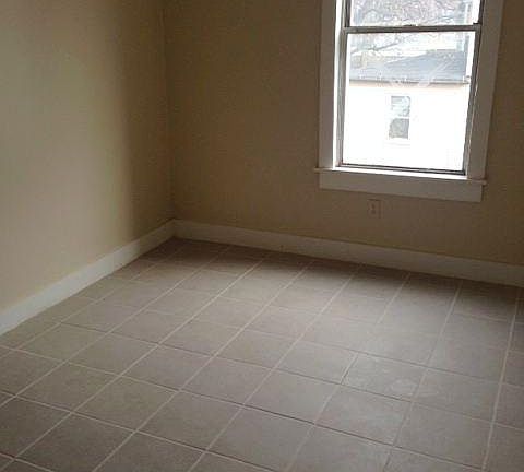 5th image of 215 Rosette St Fl 2