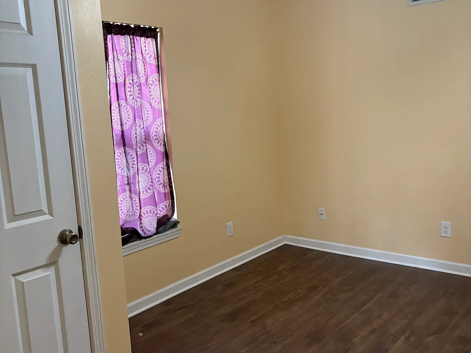 1 bed, 700 sqft, $600 — Photo 2