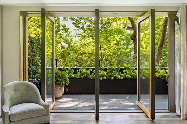 Sold by Compass | media 1