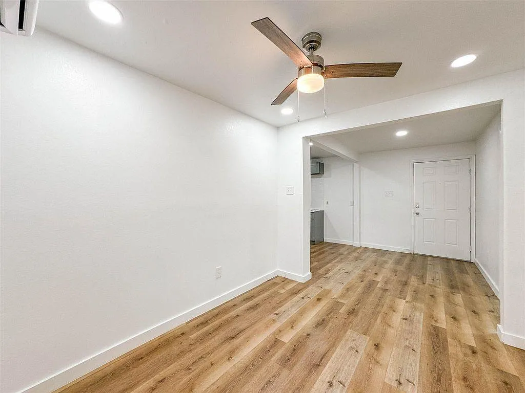 2 bed, 1.0 bath, $1,495 — Photo 3
