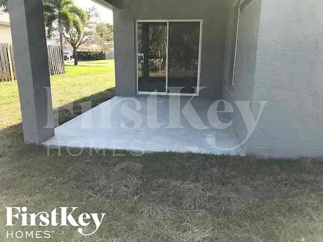 561 SE Brookside Ter — Photo 15