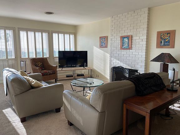 4th image of 692 W Solana Cir