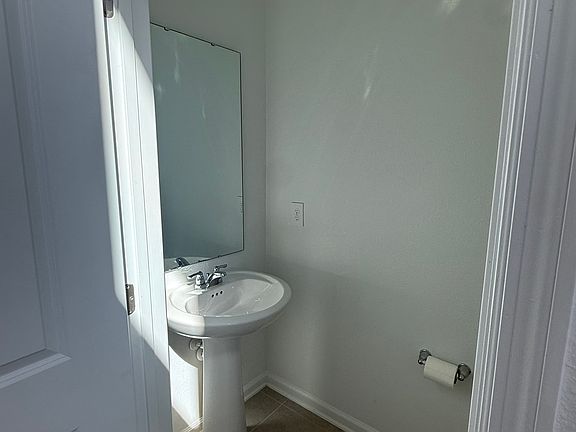 4th image of 4045 Old Mill Rd