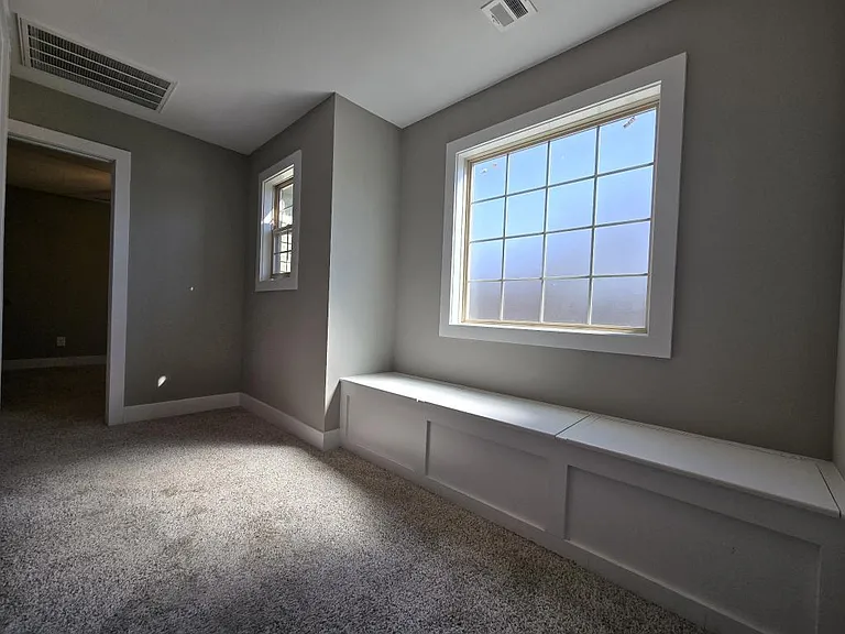 414 Oak St — Photo 14