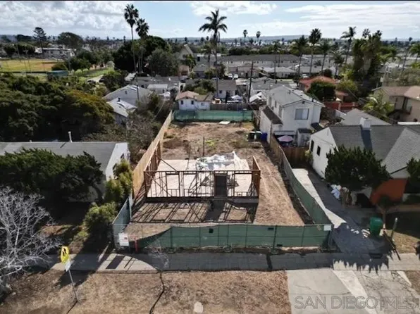 1367 Diamond St, San Diego, CA 92109