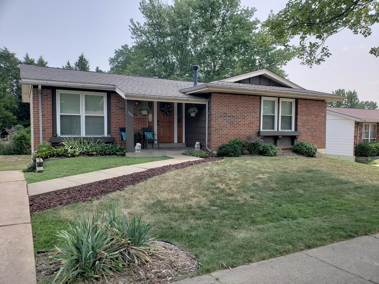 326 Village Creek Dr photo 1