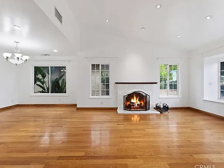 15863 Foothill Blvd — Photo 3
