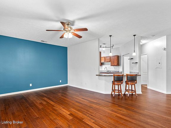 3rd image of 7500 Autumn Pointe Dr Unit 104