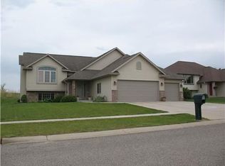 2552 Colleen Ln NE, Rochester, MN 55906