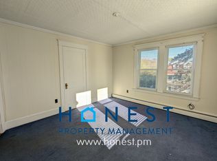 16 Oxford St APT 2, Augusta, ME 04330