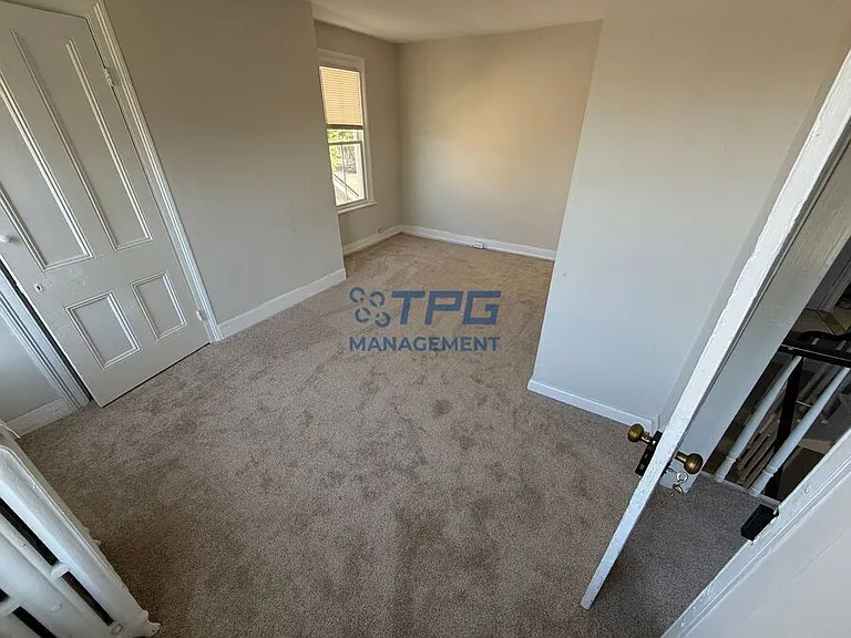 15 Center St — Photo 8