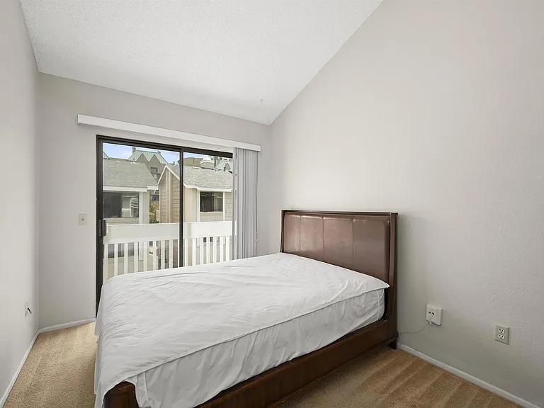 4064 Mahaila Ave #C — Photo 26