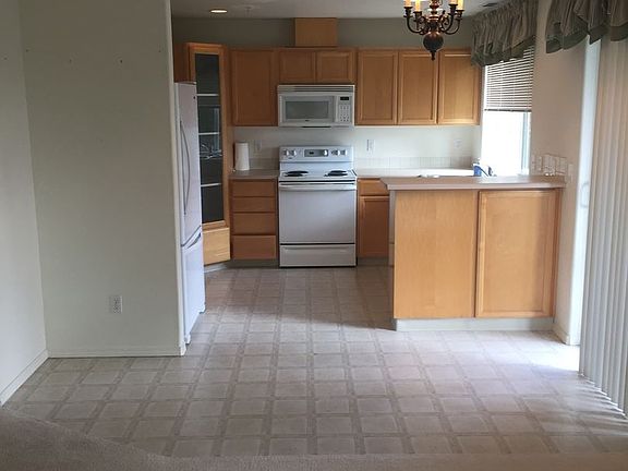 4th image of 5264 NE 121st Ave APT 262
