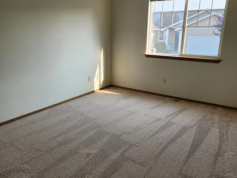 1055 NE Cordero Pl — Photo 6