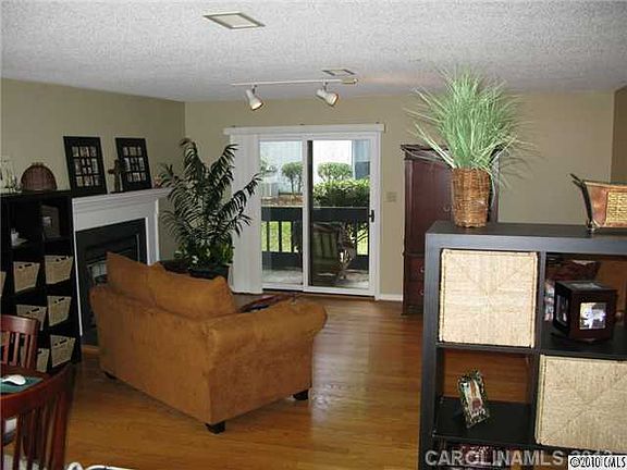 2nd image of 611 Mallard Head Ln