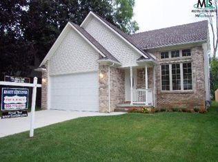 22015 Francis Saint, Saint Clair Shores, MI 48082
