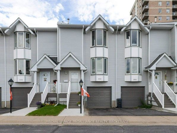882 Winchester Ln, Kingston, ON K7P 2S6