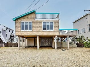 22 W 86th St, Brant Beach, NJ 08008