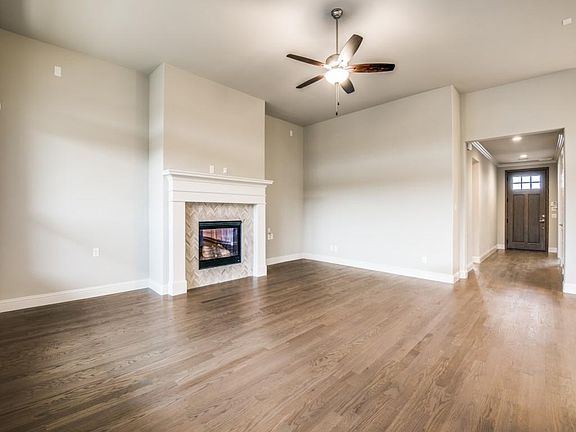 4th image of 435 Hyer Cir