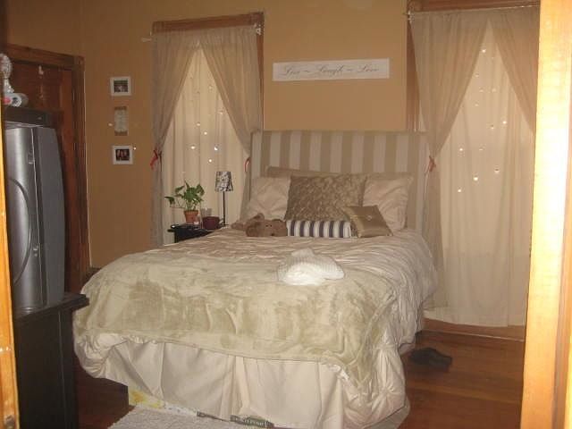 2nd image of 8 Carmel St #01