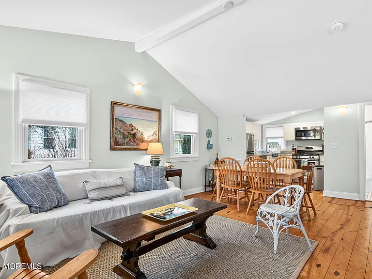 77 Abbott Ave — Photo 8