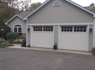 80 Emerson Valley Dr, River Falls, WI 54022