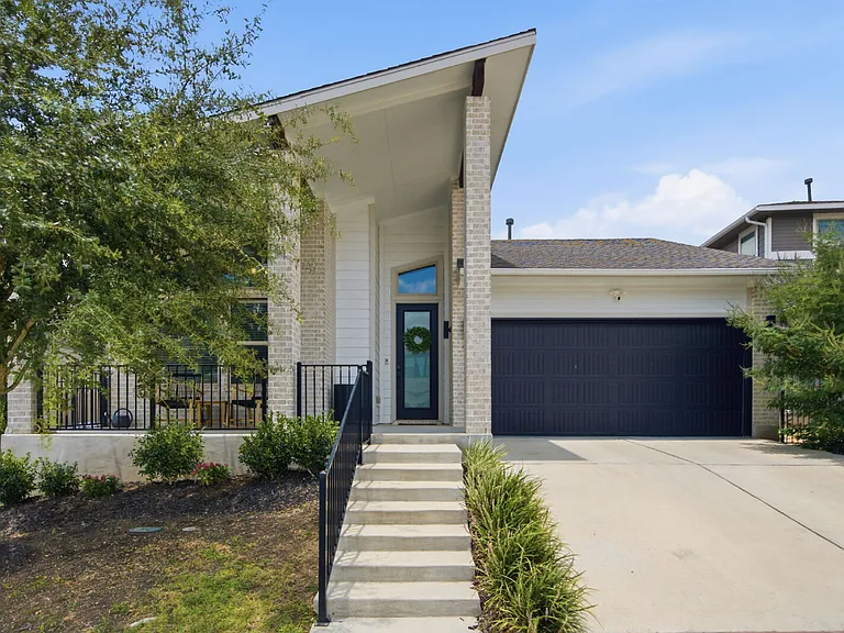 7712 Ellas Inlet Dr — Photo 3