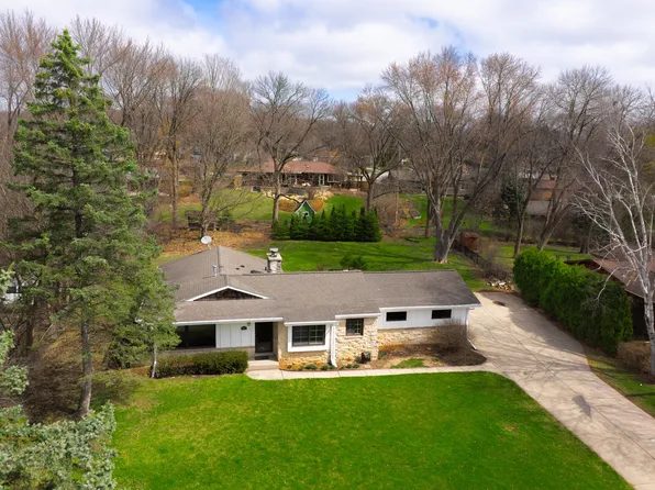 2428 S Root River Pkwy, Milwaukee, WI 53227