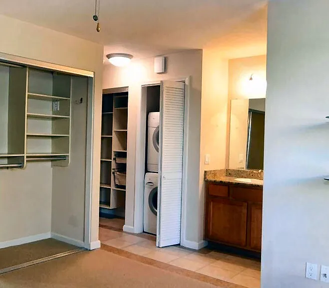 300 Glenwood Cir #195 — Photo 2