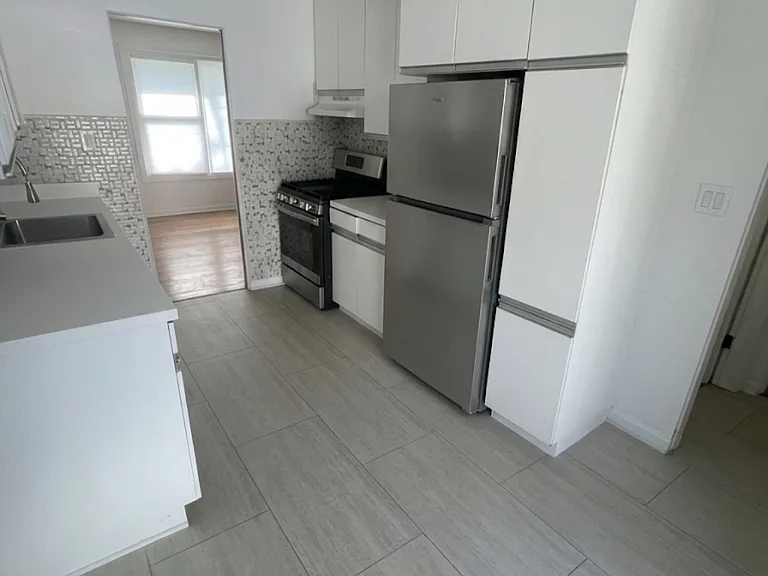 9521 Kildare Ave — Photo 4