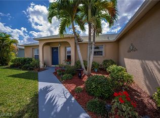 208 SE 27th Ter, Cape Coral, FL 33904
