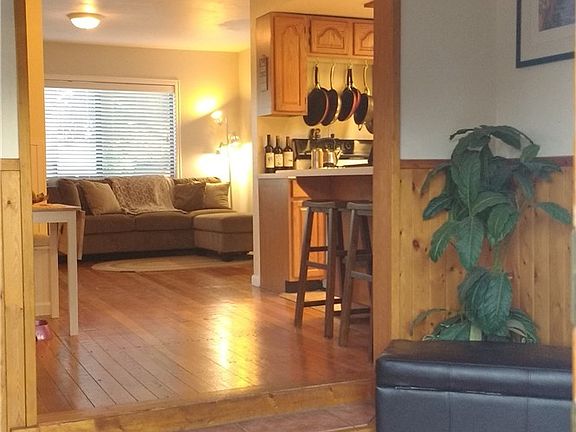 5th image of 15312 Broadway Ave