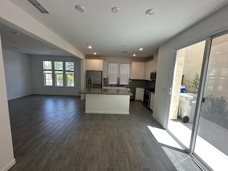 1652 Matmor Rd — Photo 8