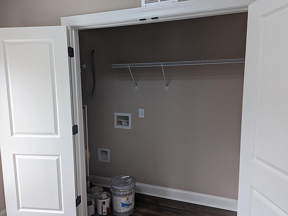 5th image of 807B Peedin St