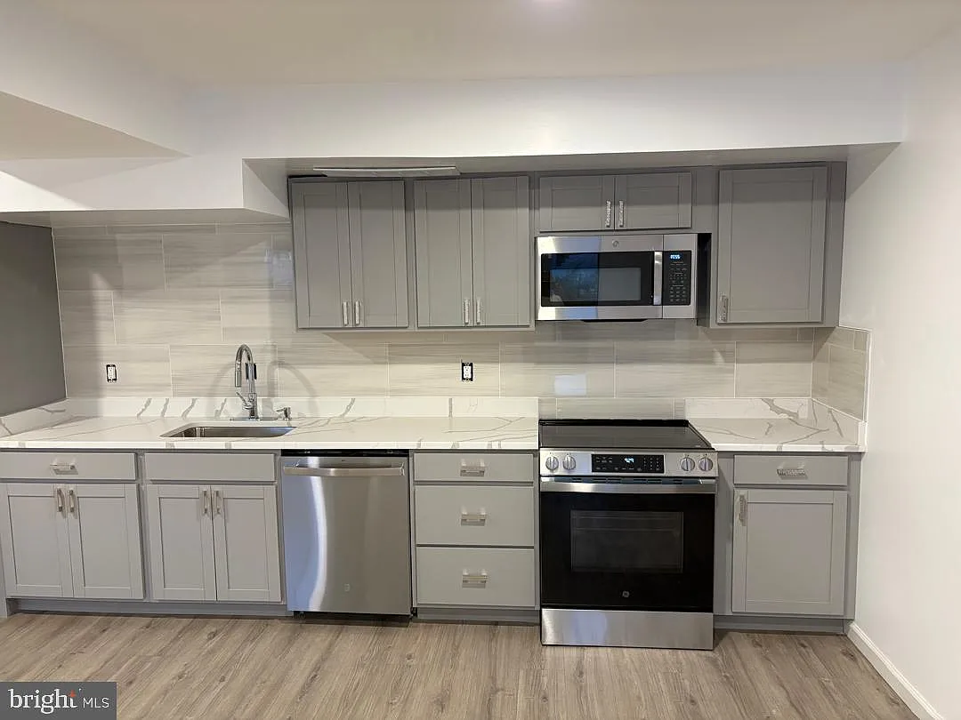 2 bed, 2.0 bath, 1950 sqft, $2,800 — Photo 4