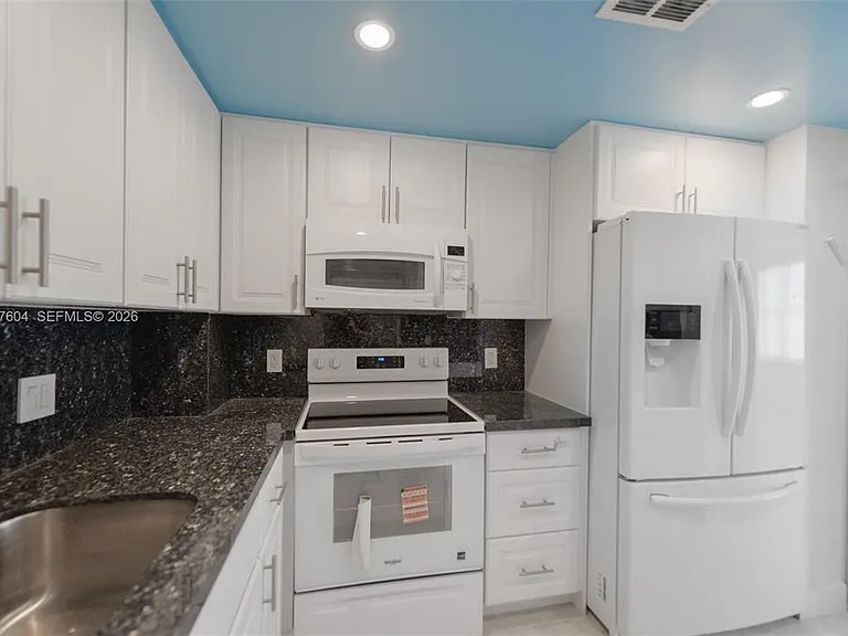 1950 S Ocean Dr #19P — Photo 8