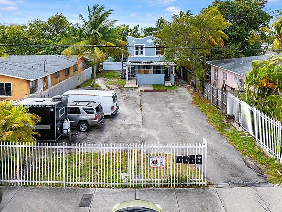 4th image of 1236 NW 28th St #3