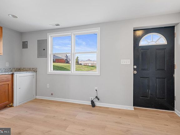 4th image of 801 Seckel Ct