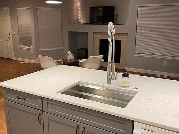 3rd image of 805 Summer Hawk Dr Unit J55