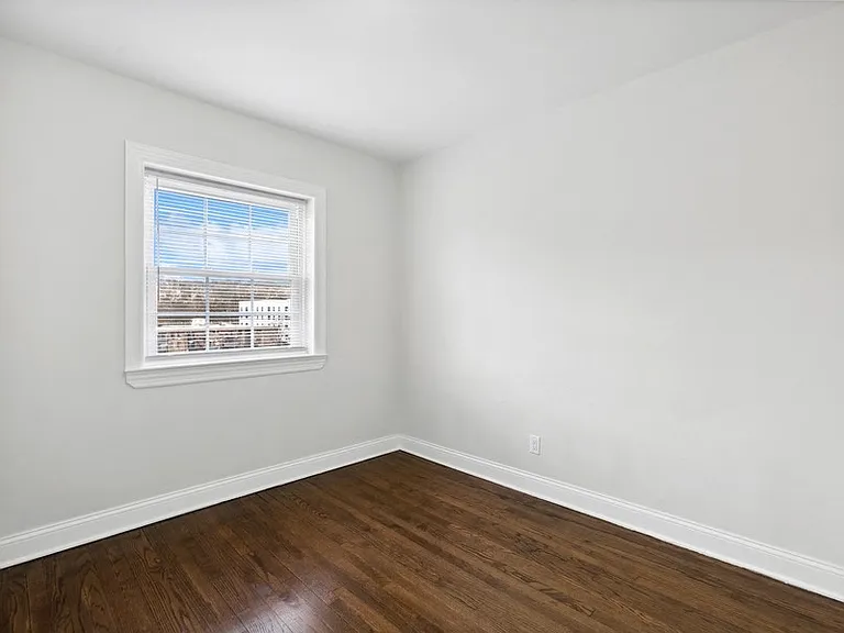 Scotland Park Townhomes — Photo 12