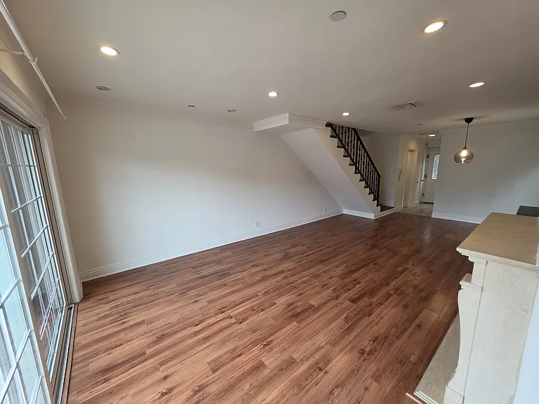 620 W Doran St #7 — Photo 3
