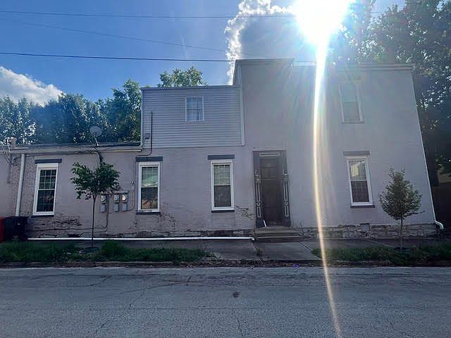 1st image of 1335 E Washington St