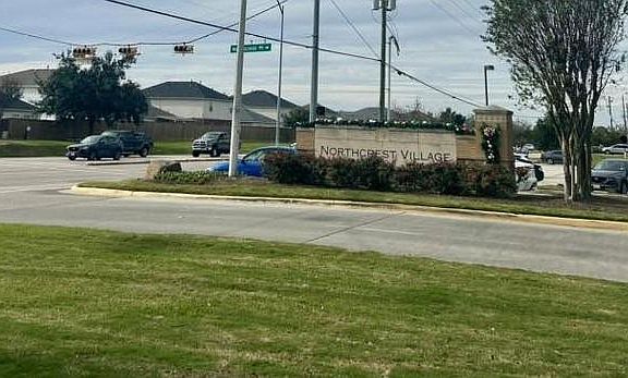 4th image of 5939 Northcrest Village Way