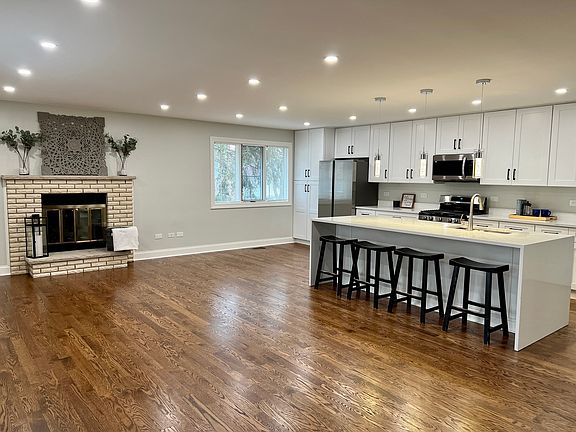3rd image of 15221 S 73rd Ct #27