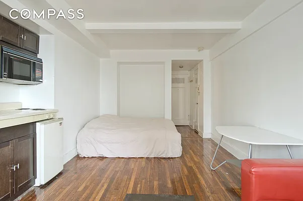 Rented by Compass | media 26