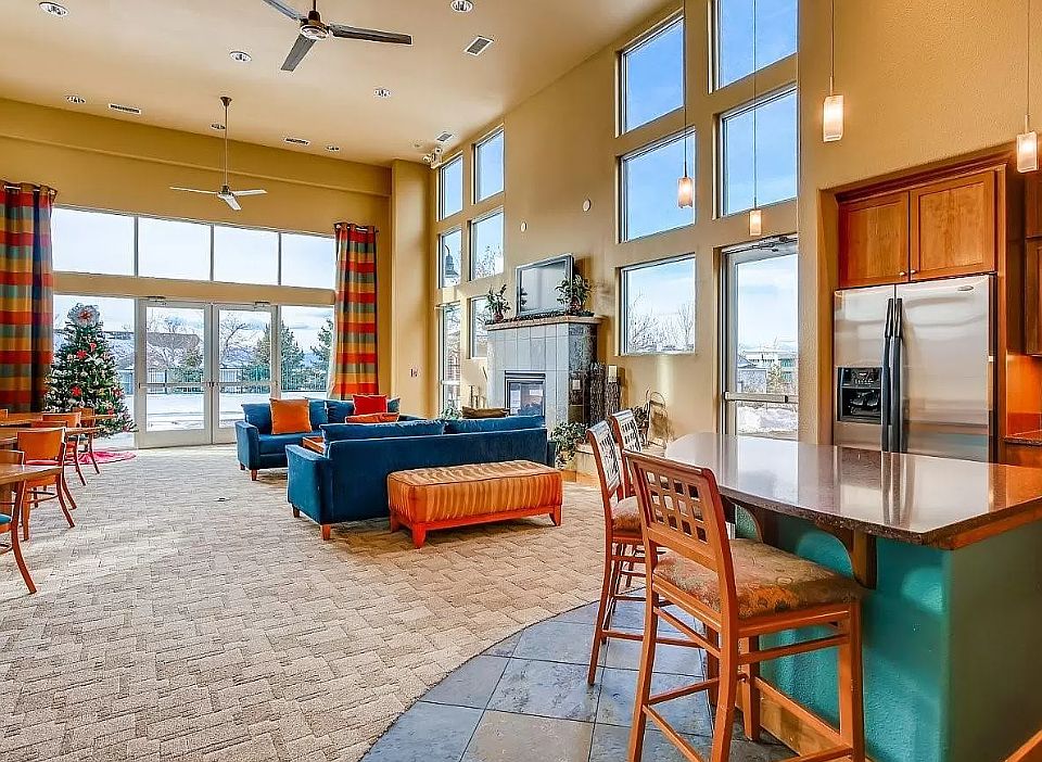 Clubhouse - no fee to access