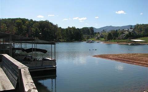 3rd image of 1481 Phillips Cove Dr