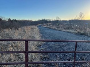 Racetrack Rd, Mount hope, WV 25880